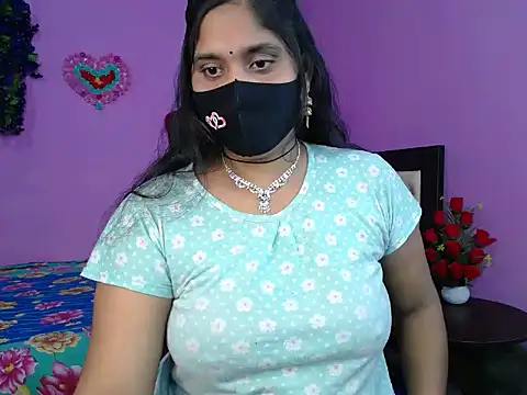 Snapshot of Hot_Maleka chatting on 03.24.26 Hot Maleka online show from 03.24.26