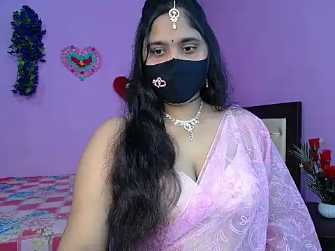 Snapshot of Hot_Maleka chatting on 04.08.26 Hot Maleka online show from 04.08.26