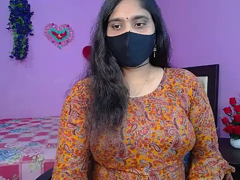Snapshot of Hot_Maleka chatting on 04.11.26 Hot Maleka online show from 04.11.26