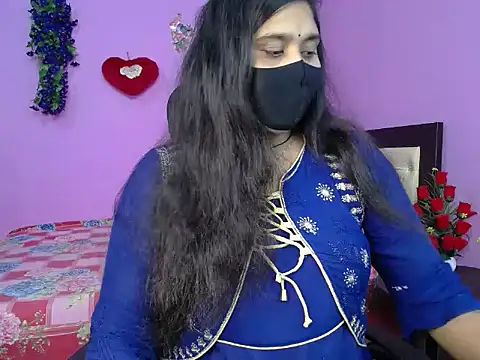 Snapshot of Hot_Maleka chatting on 04.13.26 Hot Maleka online show from 04.13.26