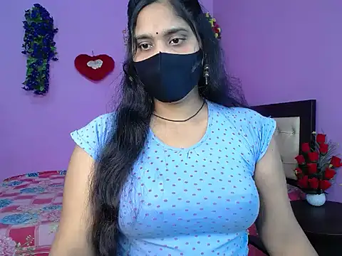 Snapshot of Hot_Maleka chatting on 04.14.26 Hot Maleka online show from 04.14.26