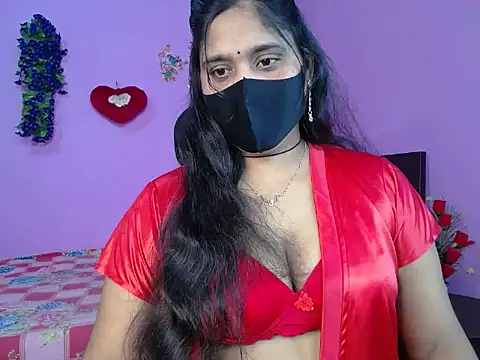 Snapshot of Hot_Maleka chatting on 04.17.26 Hot Maleka online show from 04.17.26