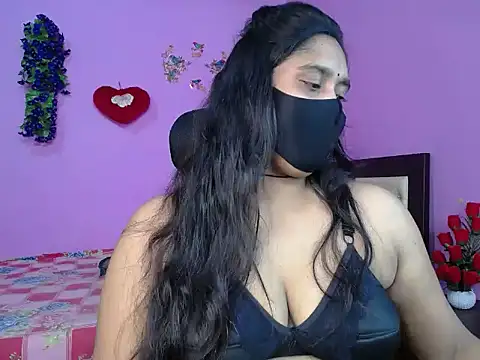 Snapshot of Hot_Maleka chatting on 04.18.26 Hot Maleka online show from 04.18.26
