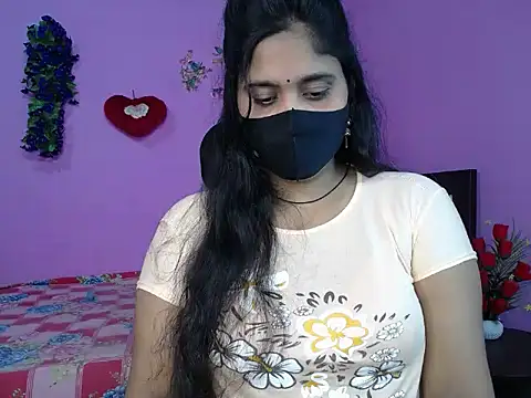 Snapshot of Hot_Maleka chatting on 04.19.26 Hot Maleka online show from 04.19.26