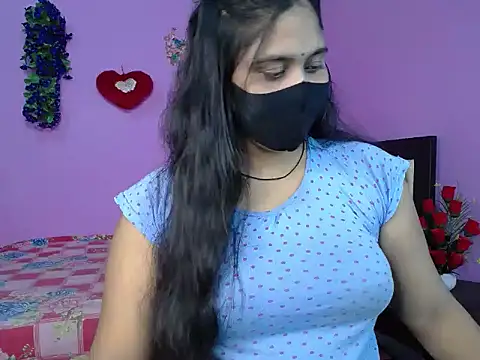 Snapshot of Hot_Maleka chatting on 04.23.26 Hot Maleka online show from 04.23.26
