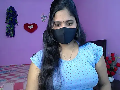 Snapshot of Hot_Maleka chatting on 04.29.26 Hot Maleka online show from 04.29.26