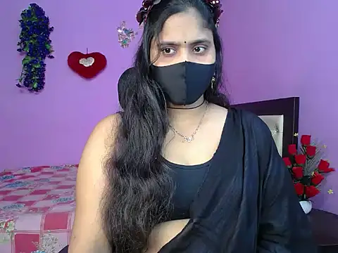 Snapshot of Hot_Maleka chatting on 05.13.26 Hot Maleka online show from 05.13.26