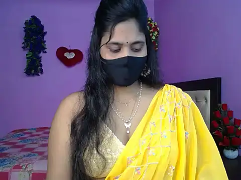 Snapshot of Hot_Maleka chatting on 05.26.26 Hot Maleka online show from 05.26.26