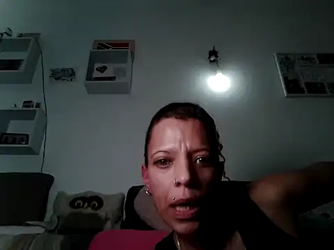 Snapshot of prettyblueeyes420 chatting on 11.29.25 prettyblueeyes420 online show from 11.29.25