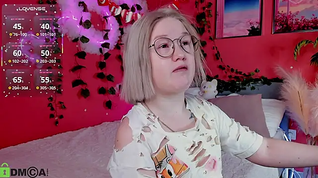 Snapshot of Sara_Robinson chatting on 02.21.26 Sara Robinson online show from 02.21.26