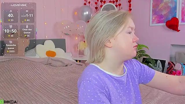 Snapshot of Sara_Robinson chatting on 02.24.26 Sara Robinson online show from 02.24.26