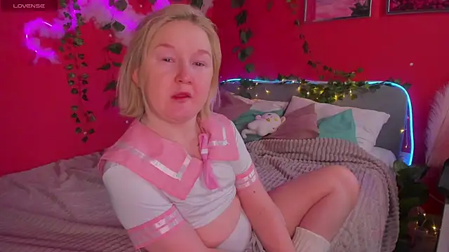 Snapshot of Sara_Robinson chatting on 03.09.26 Sara Robinson online show from 03.09.26