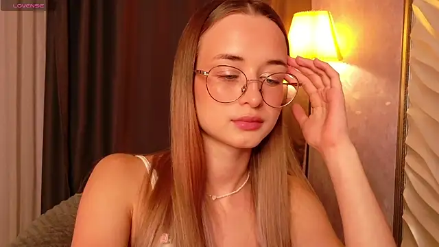 Tiffanyhunt online show from 11.28.25