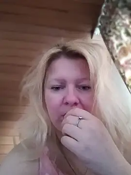 Snapshot of Lauri_scherri chatting on 03.27.26 Lauri scherri online show from 03.27.26