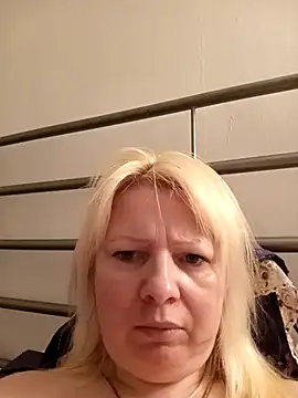 Snapshot of Lauri_scherri chatting on 04.19.26 Lauri scherri online show from 04.19.26