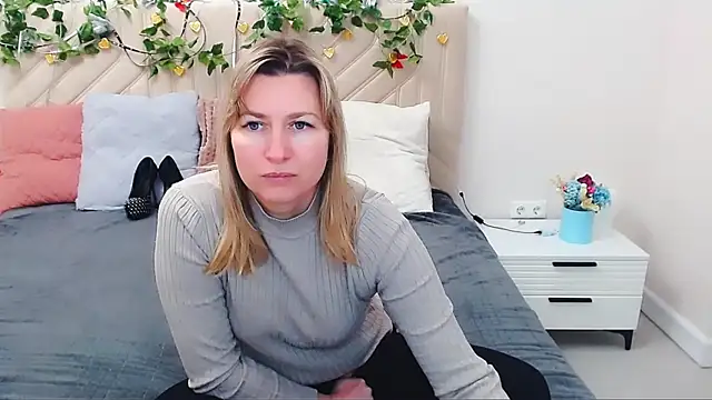 Snapshot of Incredible_Ariela chatting on 02.09.26 Incredible Ariela online show from 02.09.26