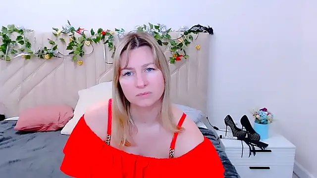 Snapshot of Incredible_Ariela chatting on 02.25.26 Incredible Ariela online show from 02.25.26