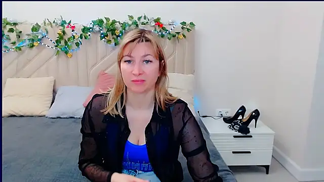 Snapshot of Incredible_Ariela chatting on 04.16.26 Incredible Ariela online show from 04.16.26