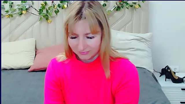 Snapshot of Incredible_Ariela chatting on 04.18.26 Incredible Ariela online show from 04.18.26