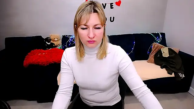 Snapshot of Incredible_Ariela chatting on 04.27.26 Incredible Ariela online show from 04.27.26