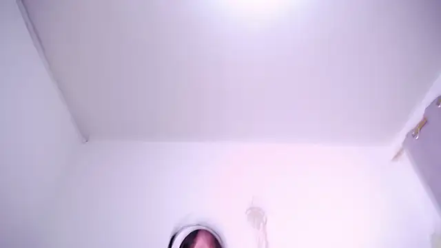 Vicky Love  online show from 02.21.25