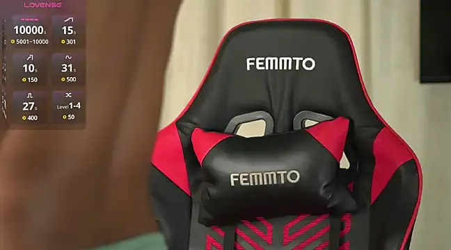 Snapshot of May_Dylan1 chatting on 12.30.24 May Dylan1 online show from 12.30.24