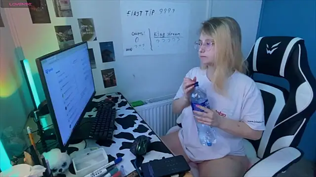 JacyWinslat online show from 02.25.25