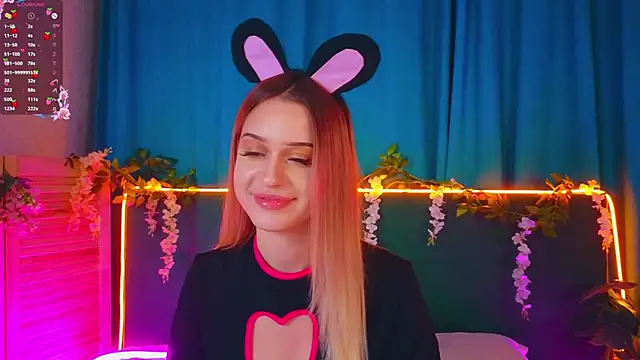 AlinaWalters online show from 11.19.25