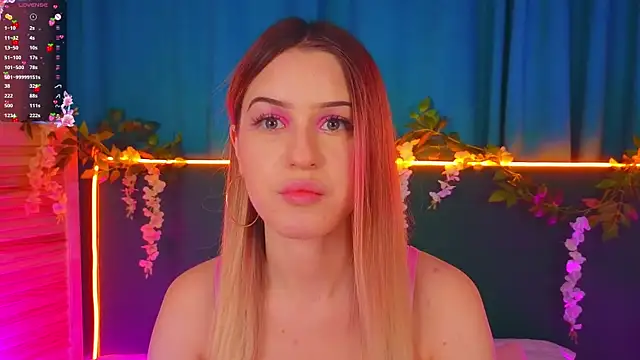 AlinaWalters online show from 11.21.25