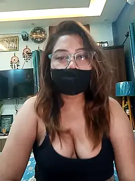 Snapshot of Cute-mona chatting on 02.17.26 Cute-mona online show from 02.17.26