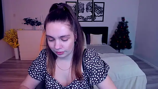 DaniellaLovely online show from 01.14.25