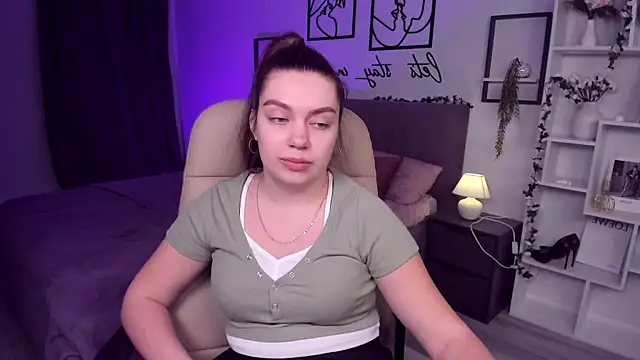 DaniellaLovely online show from 01.30.25