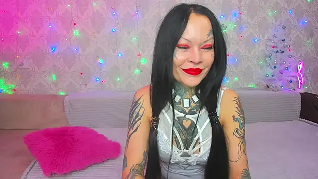 Megan Black Moon online show from 12.27.24