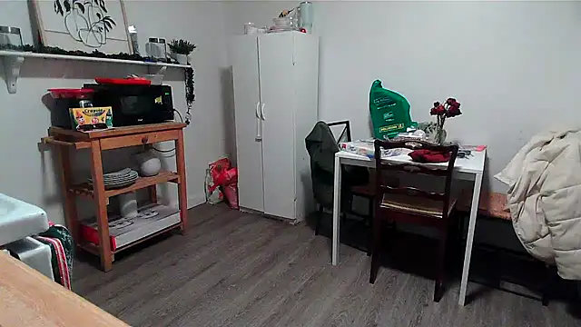 Kittyymaze1 online show from 12.21.25