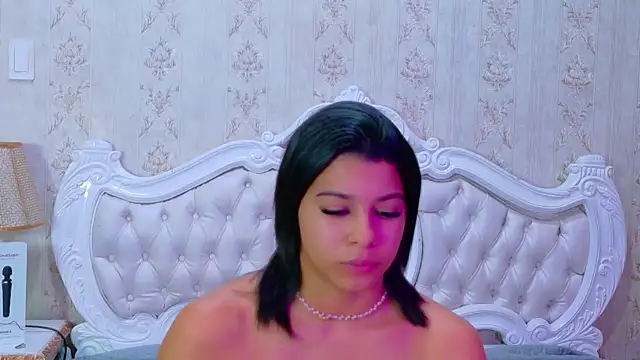 TiaraRosse online show from 10.23.25