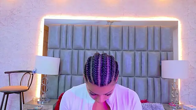 TiaraRosse online show from 03.21.26