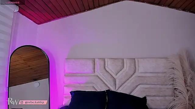 Rebeca Williams  online show from 03.21.25