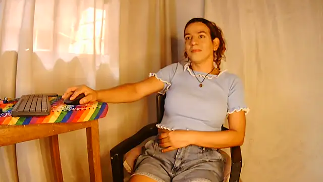 Oh Tique online show from 02.16.25