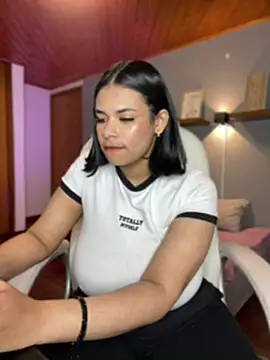 Snapshot of Isabella_boobd chatting on 01.11.25 Isabella boobd online show from 01.11.25