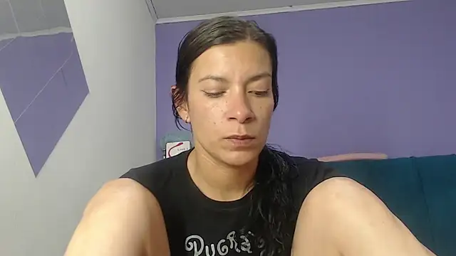 Snapshot of adelahotsexcm101 chatting on 02.01.25 adelahotsexcm101 online show from 02.01.25