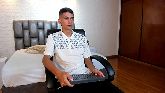 Aaron Scoot online show from 03.19.26