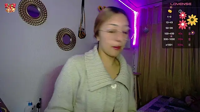 Snapshot of Soffy-brooks chatting on 12.20.24 Soffy-brooks online show from 12.20.24