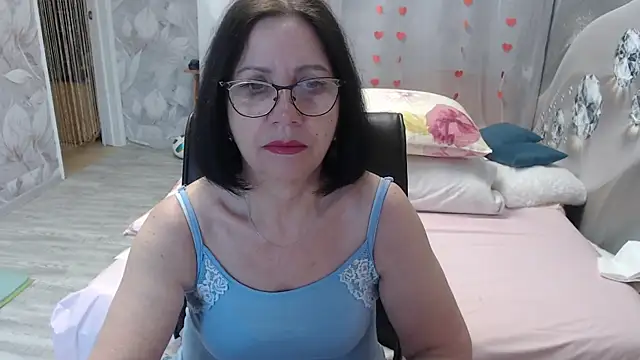 Snapshot of OlgaHottie chatting on 04.28.26 OlgaHottie online show from 04.28.26