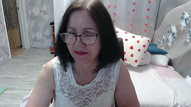 Snapshot of OlgaHottie chatting on 05.17.26 OlgaHottie online show from 05.17.26