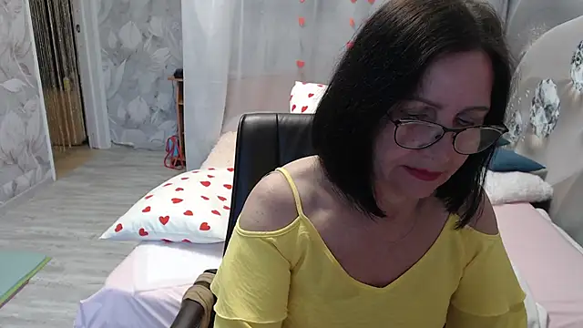 Snapshot of OlgaHottie chatting on 05.19.26 OlgaHottie online show from 05.19.26