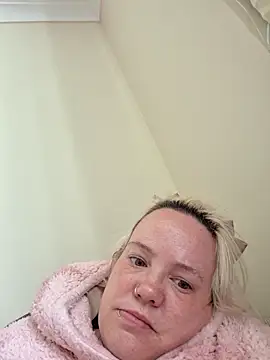 Snapshot of Bigbustedcurvylady chatting on 05.12.26 Bigbustedcurvylady online show from 05.12.26