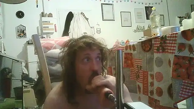 cyril020202 online show from 10.10.25