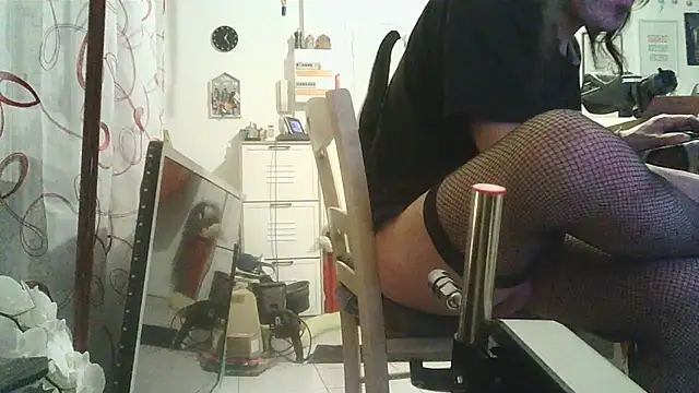 cyril020202 online show from 10.20.25