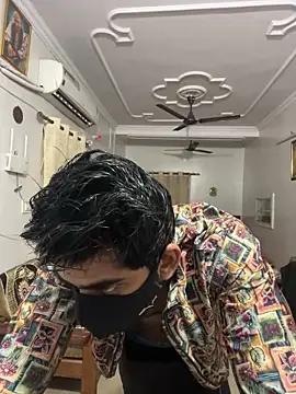 Snapshot of John_desihunk chatting on 12.17.24 John desihunk online show from 12.17.24