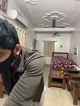 Snapshot of John_desihunk chatting on 01.04.25 John desihunk online show from 01.04.25